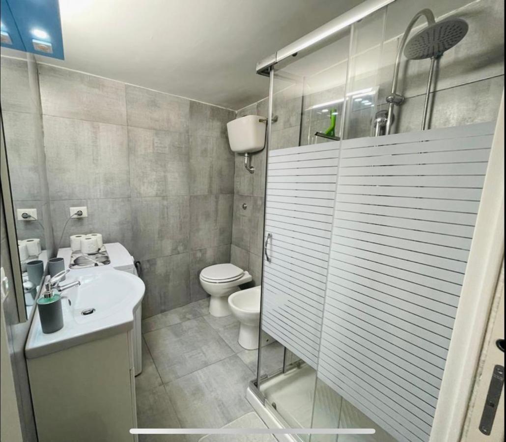Qs House Apartment เนเปิลส์ ภายนอก รูปภาพ