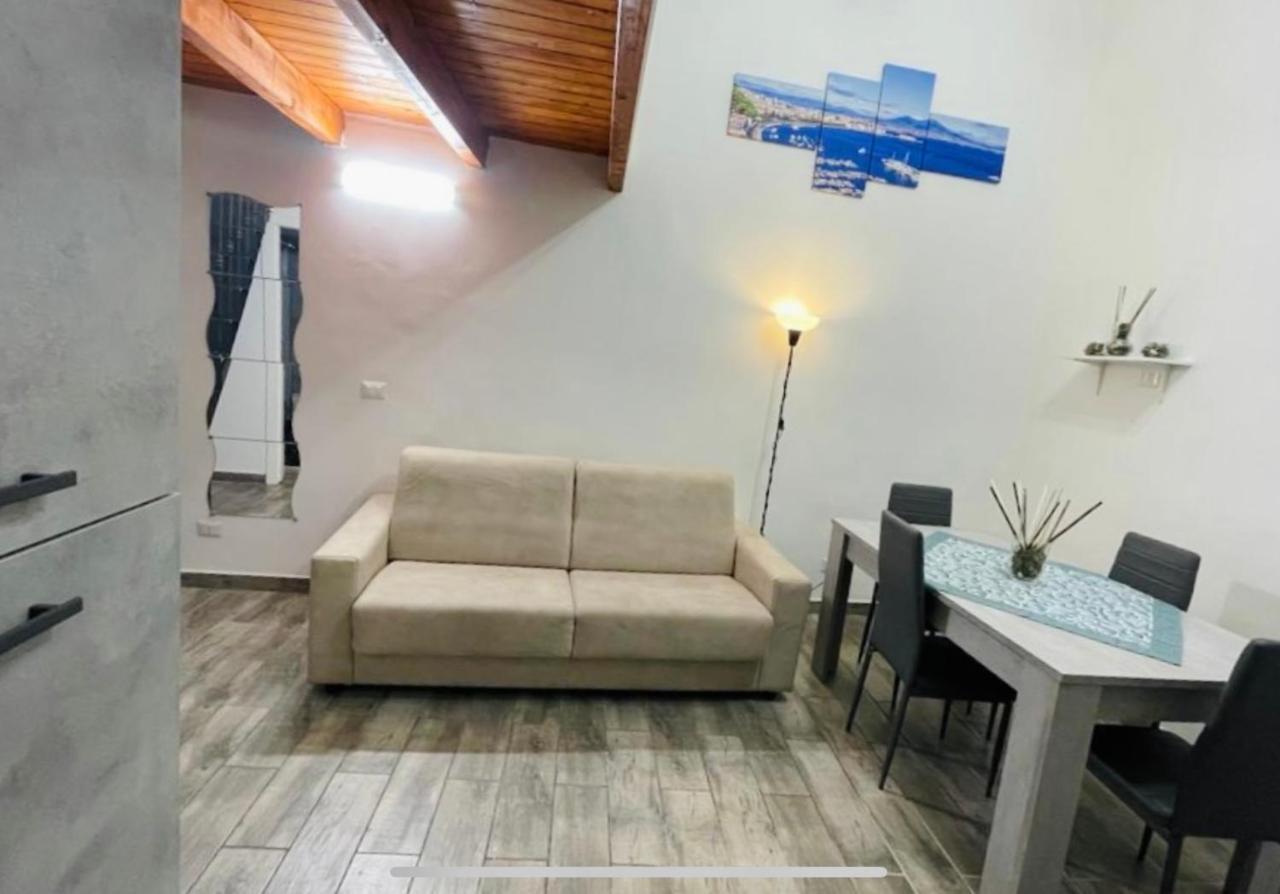 Qs House Apartment เนเปิลส์ ภายนอก รูปภาพ